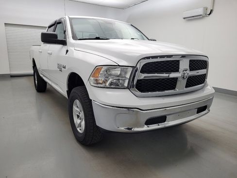 Used 2020 RAM 1500 Classic SLT image 13