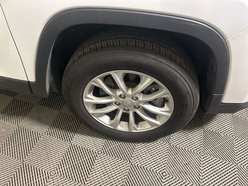 Used 2022 Jeep Cherokee Latitude Lux w/ Sun & Sound Group AWD/4WD image 14