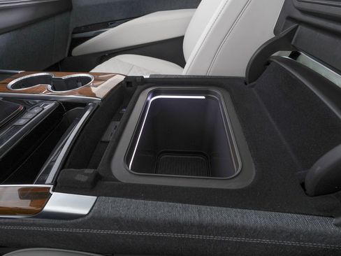 Used 2026 Cadillac Escalade Platinum Luxury w/ LPO, Floor Liner Package AWD/4WD image 32