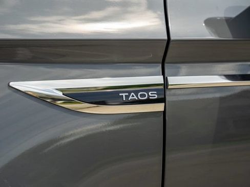 Used 2022 Volkswagen Taos SE FWD image 15