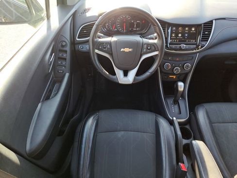 Used 2019 Chevrolet Trax LT w/ LT Convenience Package image 11