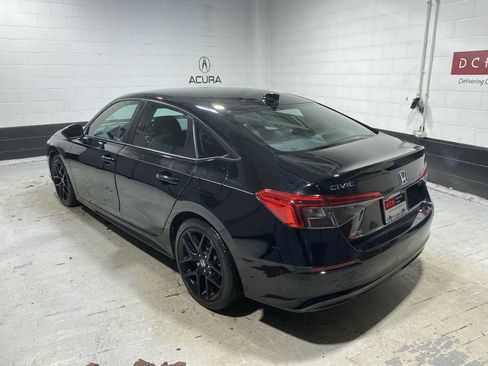 Used 2023 Honda Civic Sport image 4