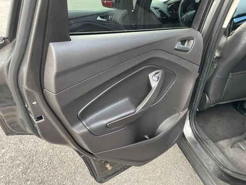 Used 2018 Ford Escape SE w/ SE Sport Appearance Package image 21