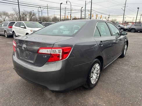 Used 2014 Toyota Camry SE image 7