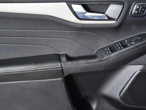 Used 2022 Ford Escape SEL w/ Technology Package image 21