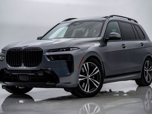Used 2023 BMW X7 xDrive40i w/ M Sport Package AWD/4WD image 1