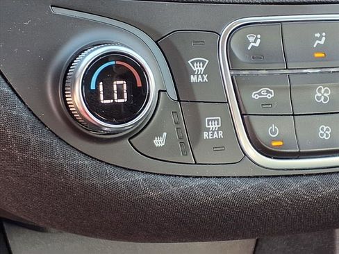 Used 2024 Chevrolet Malibu LT image 11