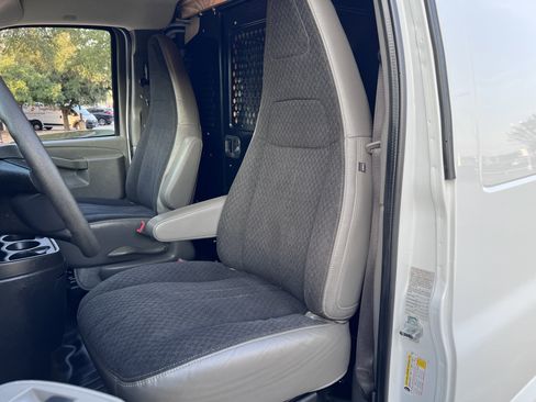 Used 2019 GMC Savana 2500 w/ Driver Convenience Package image 13