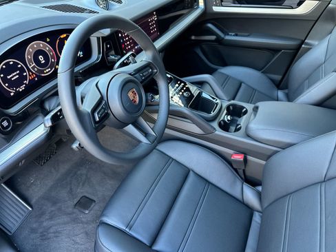New 2026 Porsche Cayenne image 4