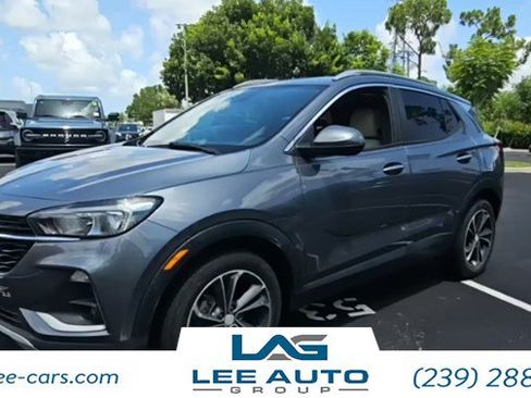 Used 2021 Buick Encore GX Essence w/ Advanced Technology Package FWD image 1