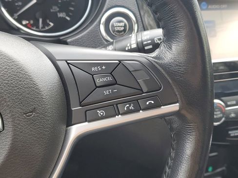 Used 2017 Nissan Rogue SL AWD/4WD image 14