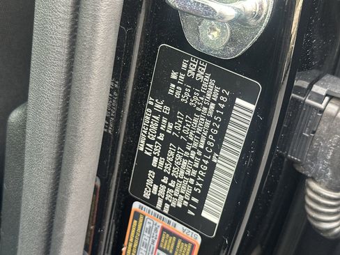 Used 2023 Kia Sorento LX image 36