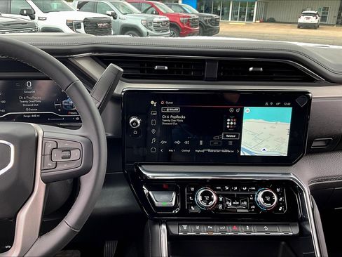 New 2025 GMC Sierra 3500 Denali w/ Denali Reserve Package image 7