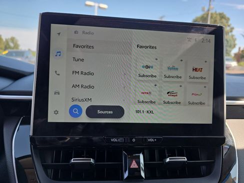 Used 2025 Toyota Corolla XLE image 24