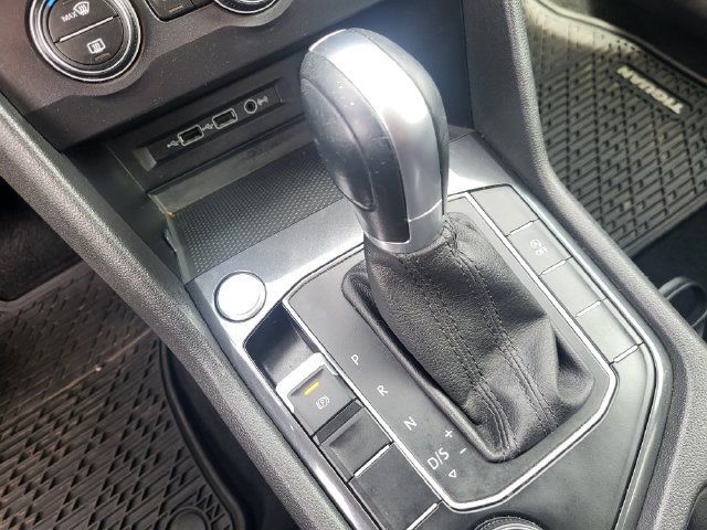 Used 2019 Volkswagen Tiguan SE w/ Panoramic Sunroof Package AWD/4WD image 18