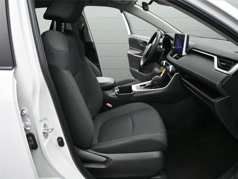 Used 2023 Toyota RAV4 LE image 17