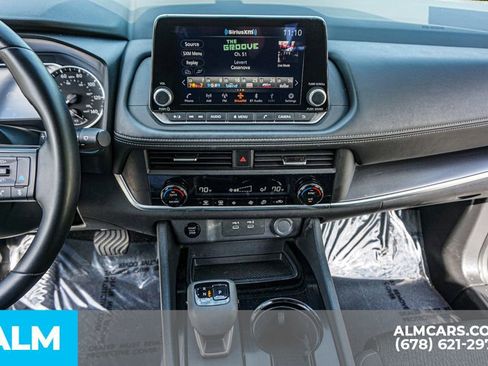 Used 2025 Nissan Rogue SV image 38