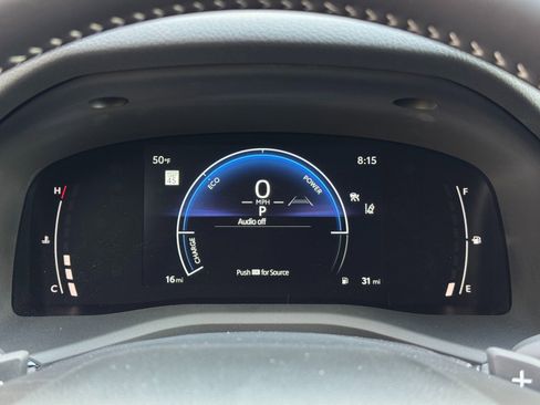 Used 2025 Toyota Camry SE w/ Convenience Package image 16