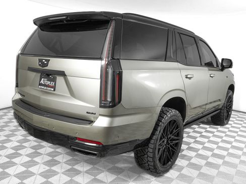 Used 2025 Cadillac Escalade Sport Platinum w/ LPO, ONYX Package image 6