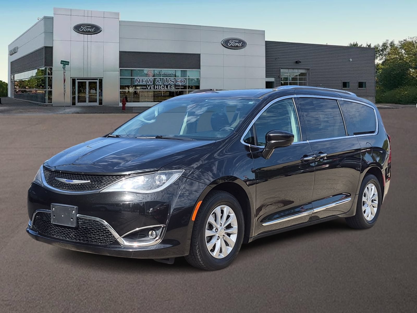 Used 2019 Chrysler Pacifica Touring-L FWD image 4
