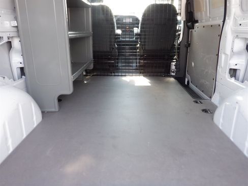 Used 2023 Mercedes-Benz Metris image 6