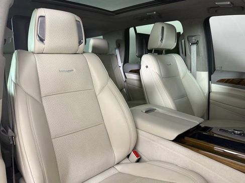 Used 2023 Cadillac Escalade Premium Luxury Platinum AWD/4WD image 35