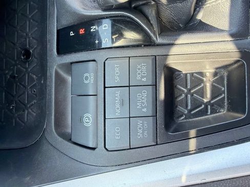 Used 2024 Toyota RAV4 LE AWD/4WD image 20