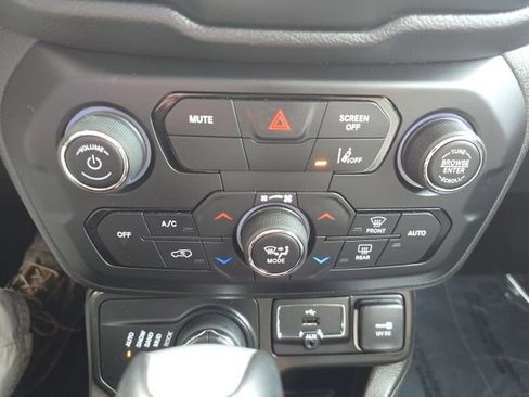 Certified 2022 Jeep Renegade Trailhawk AWD/4WD image 24