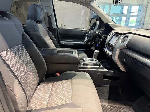 Used 2018 Toyota Tundra SR5 w/ TRD Off Road Package AWD/4WD image 33