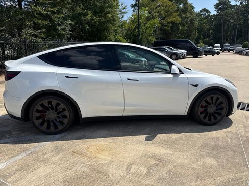Used 2022 Tesla Model Y Performance AWD/4WD image 3