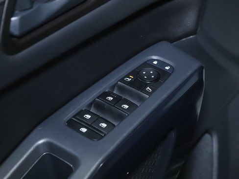 Certified 2025 Nissan Pathfinder SV FWD image 17