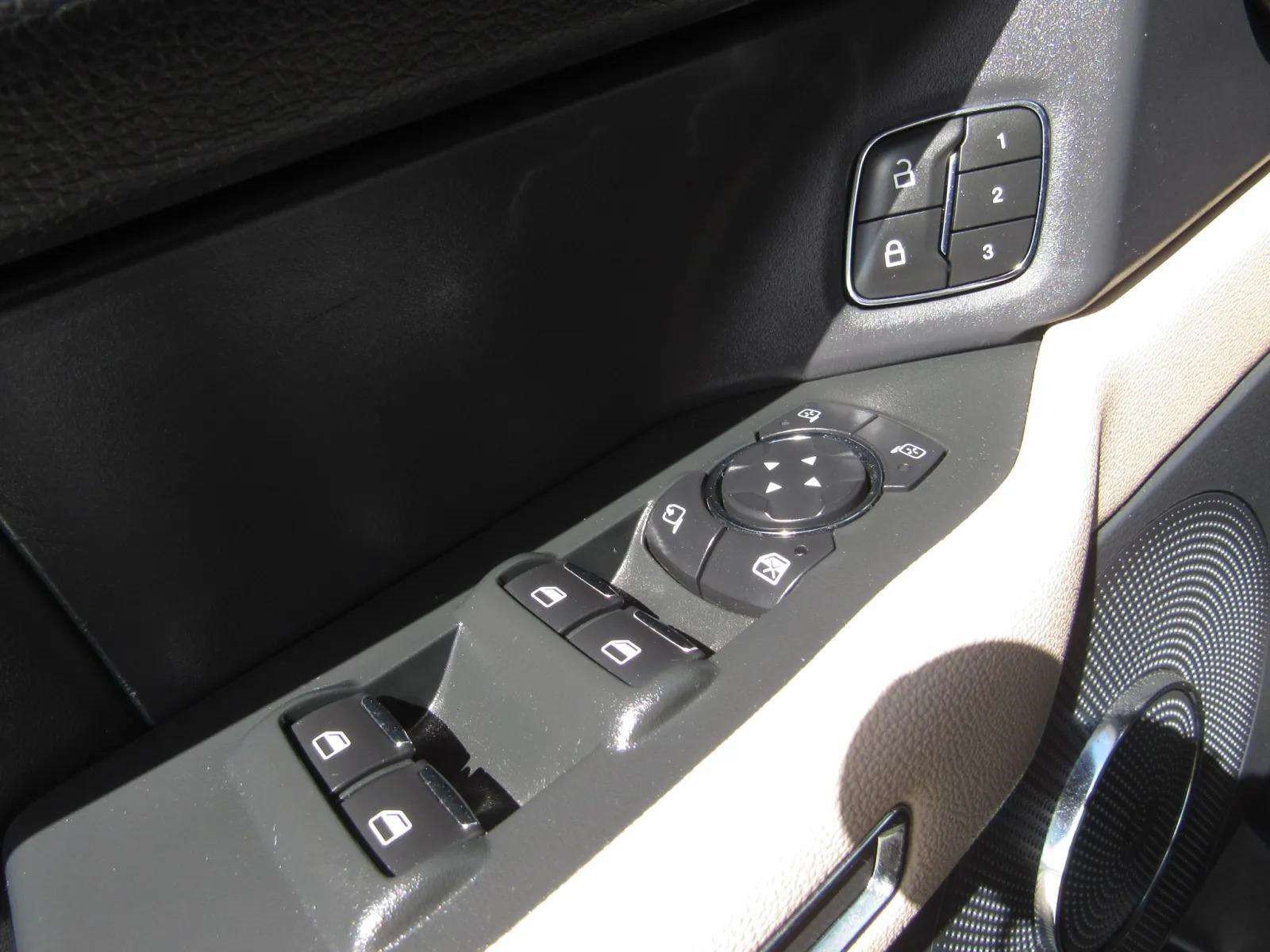 Used 2022 Ford Expedition XLT AWD/4WD image 23