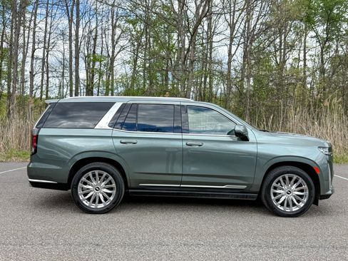 Used 2024 Cadillac Escalade Premium Luxury w/ Performance Package AWD/4WD image 7