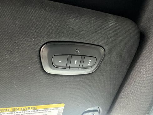 Used 2022 RAM 1500 Laramie AWD/4WD image 32
