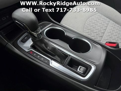 Used 2022 Chevrolet Equinox LT w/ Driver Convenience Package AWD/4WD image 19