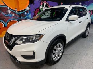 Used 2017 Nissan Rogue S image 1