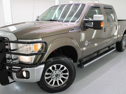 Used 2015 Ford F250 Lariat w/ Chrome Package AWD/4WD image 13