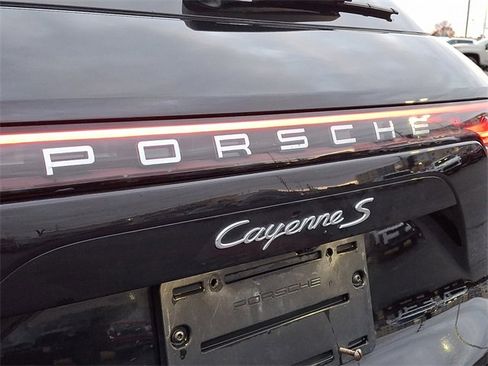 Used 2022 Porsche Cayenne S image 29