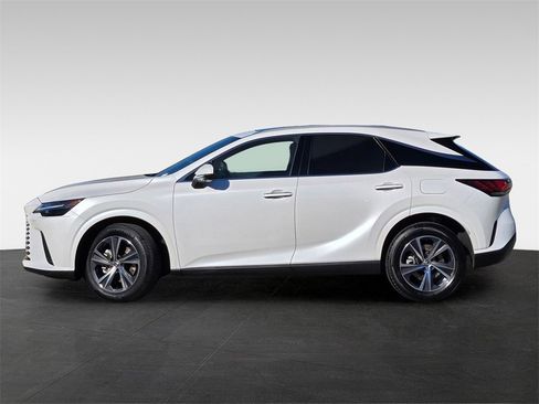 Used 2023 Lexus RX 350 Premium image 3