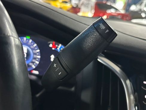 Used 2019 Cadillac Escalade Premium Luxury image 50