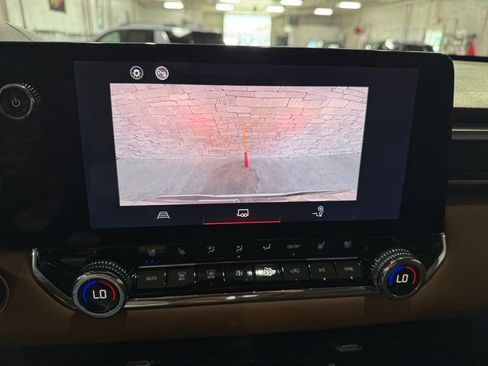 Used 2024 GMC Canyon AT4 w/ AT4 Premium Package AWD/4WD image 36