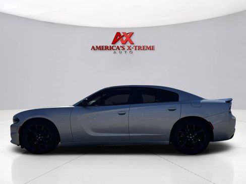 Used 2021 Dodge Charger SXT w/ Blacktop Package image 2