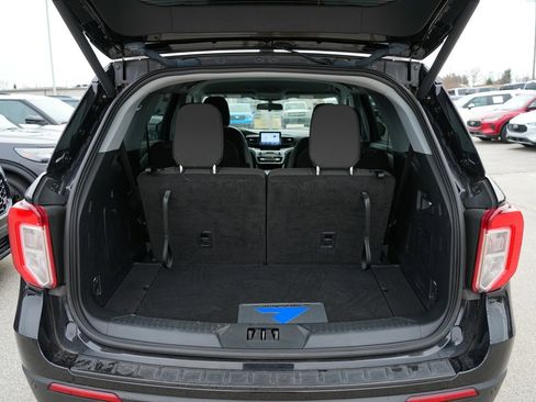 Used 2023 Ford Explorer XLT image 27