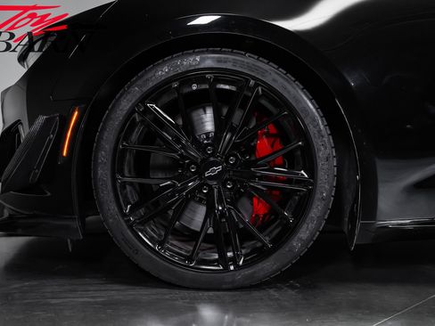 Used 2022 Chevrolet Camaro ZL1 RWD image 21