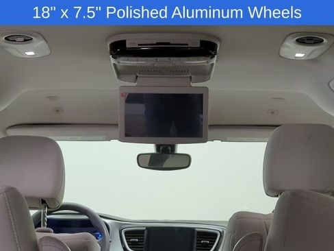 Used 2018 Chrysler Pacifica Touring Plus image 27