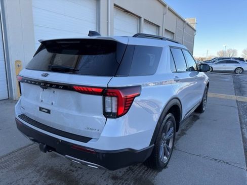 Certified 2025 Ford Explorer Active w/ Active Comfort Package image 7