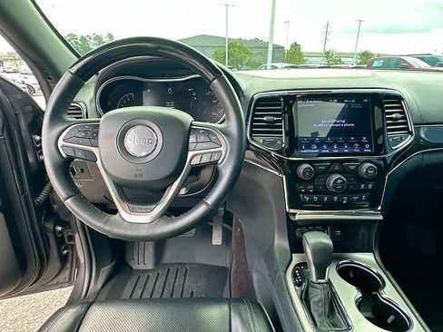 Used 2019 Jeep Grand Cherokee Overland AWD/4WD image 19