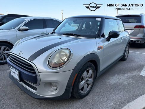 Used 2017 MINI Cooper 2-Door Hardtop FWD image 1