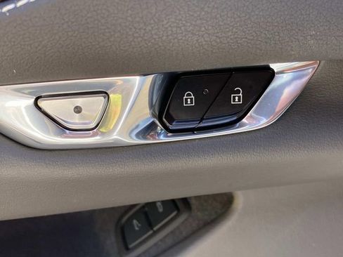 Used 2025 Chevrolet Corvette Stingray w/ Z51 Performance Package image 12