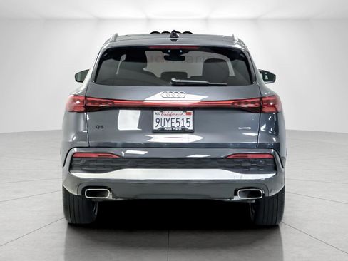 Used 2025 Audi Q5 Premium w/ Convenience Package image 4